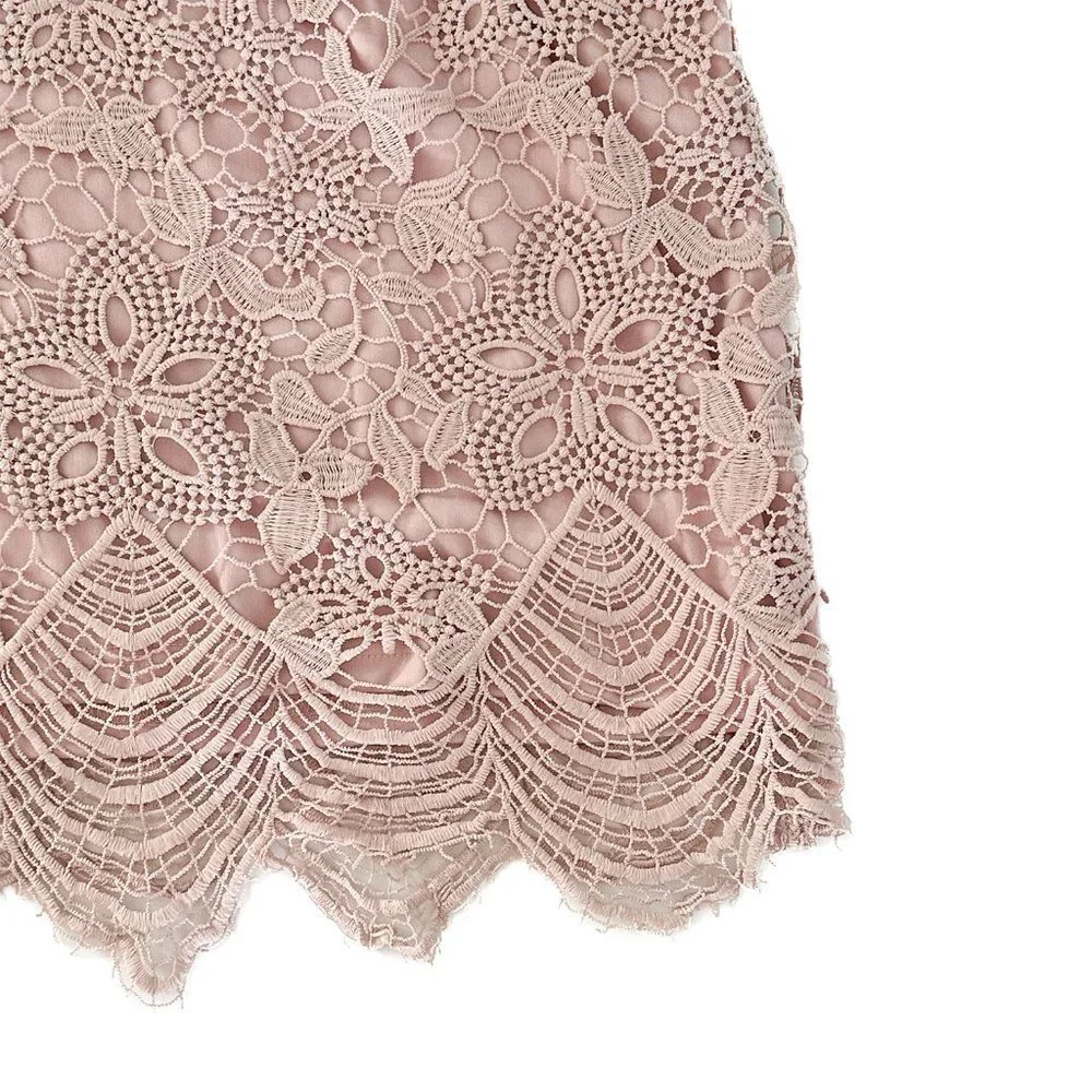 SHE + SKY Blush Scalloped Lace Mini Skirt‎ - Size Large